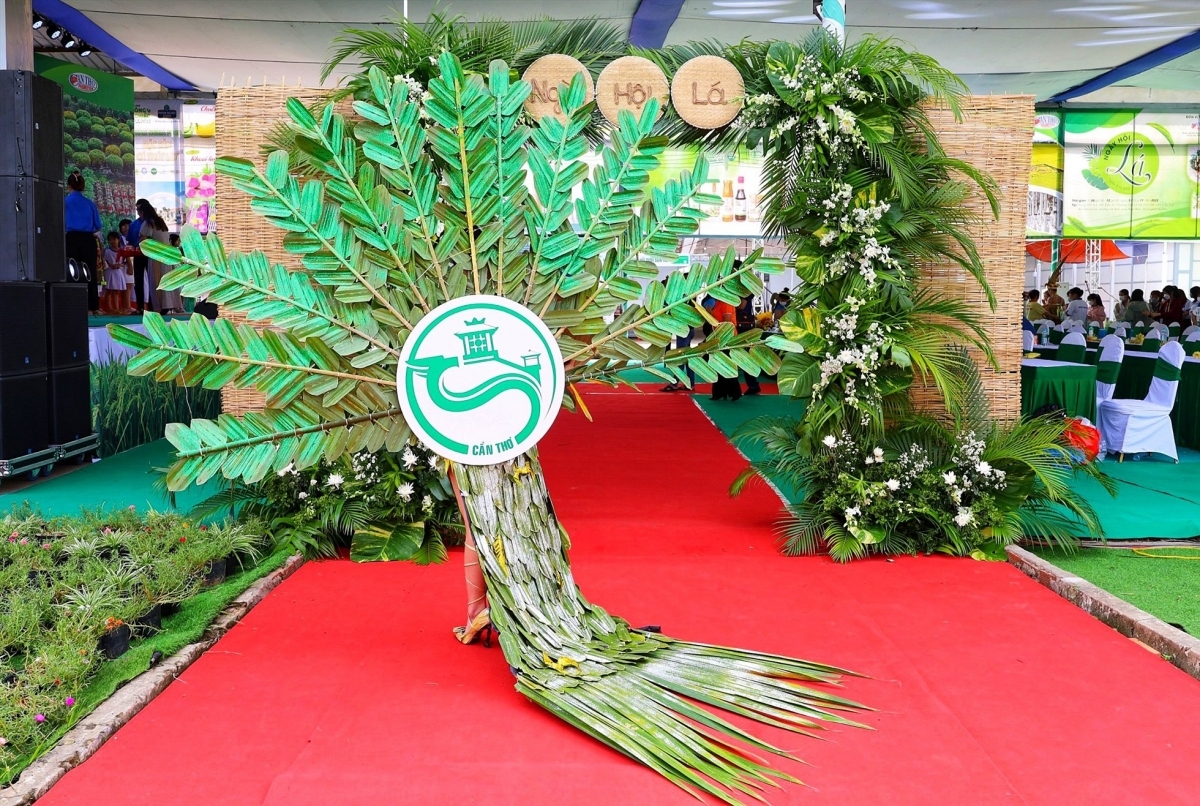 When fashion products are made from leaves